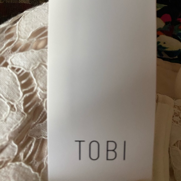 NWT Tobi Lea Ivory and Nude Lace Bodycon Dress - Picture 6 of 7